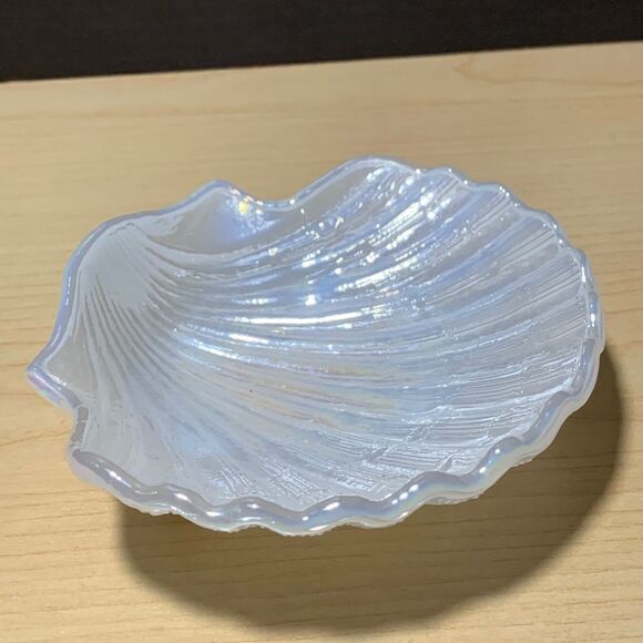 Art Glass AB Shell Trinket Dish - Picture 1 of 2